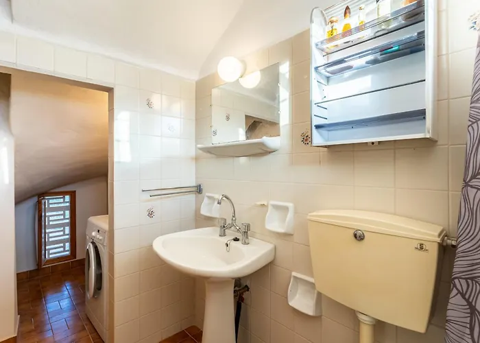 Spacious - Panoramic Sea & Mountain Views * Doloi